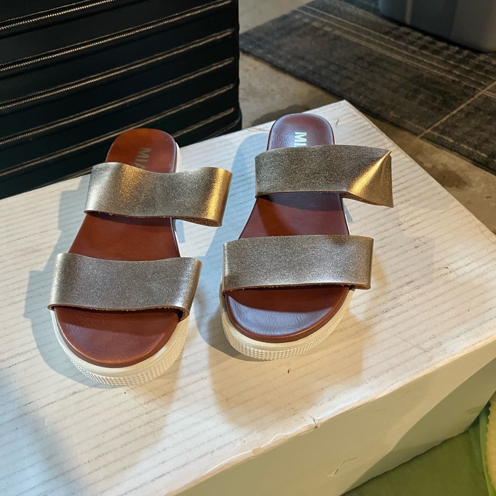MIA Platform Sandal